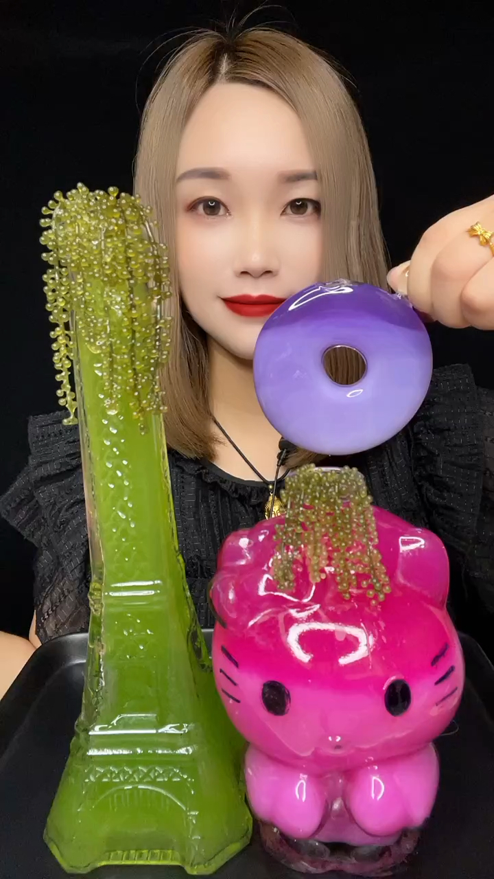 今天喝紫色甜甜圈