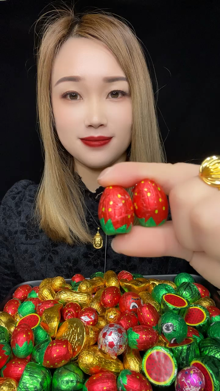 今天吃草莓巧克力