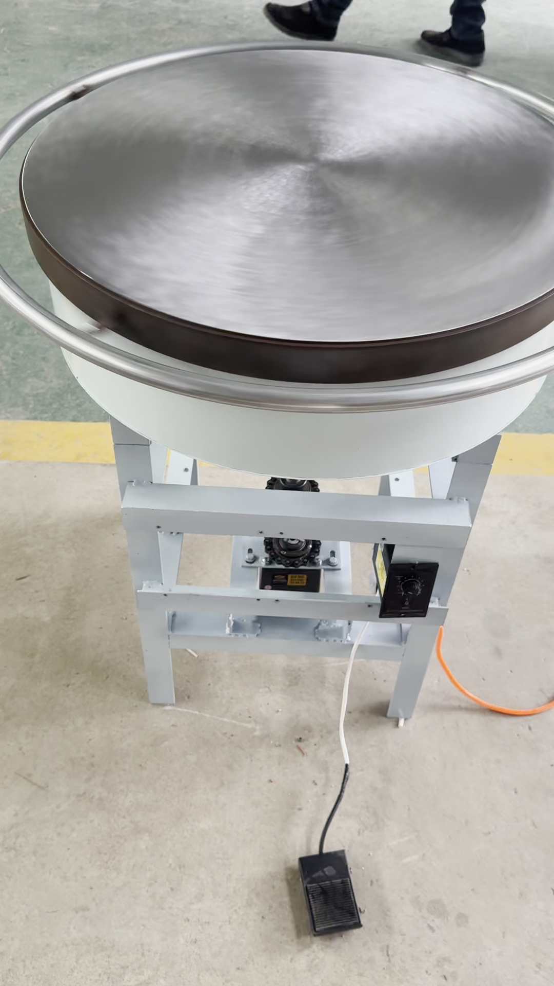 电磁恒温手工煎饼机、网红煎饼机、电加热煎饼机电磁手工煎饼机