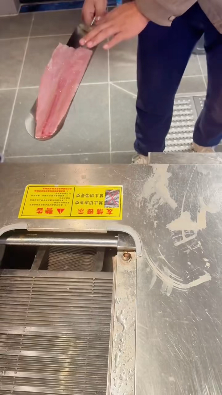斜切鱼片机、切生鱼片机
