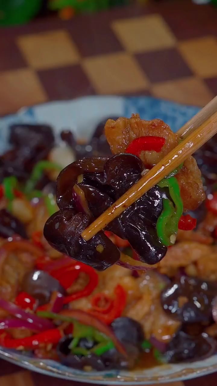 木耳炒肉片这么做，太香太好吃了！