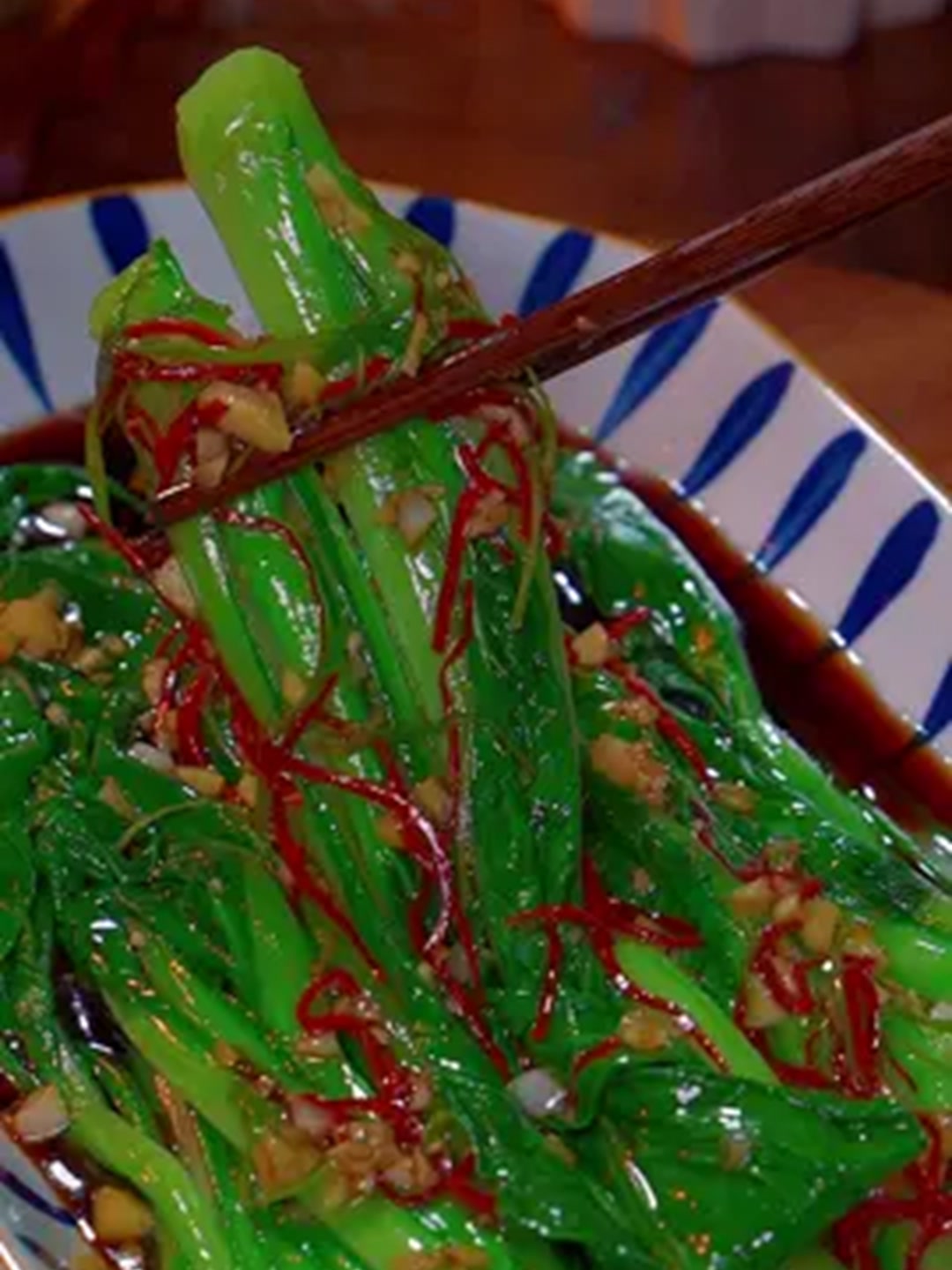 白灼菜心这么做，清爽不油腻，做法简单，越吃越想吃！