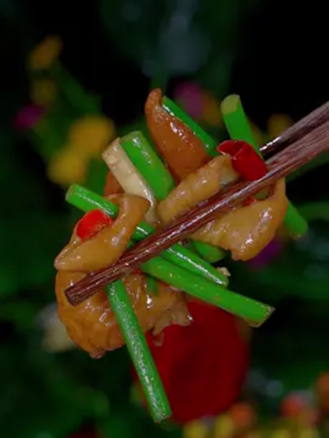 爆炒肥肠这么做，好吃下饭，做法简单，越吃越香！