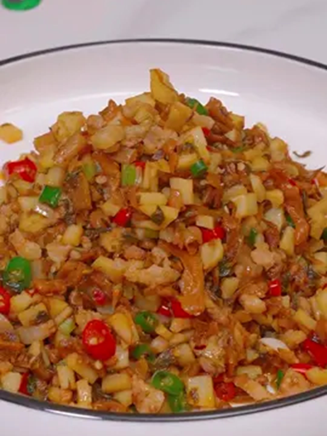 莲藕炒外婆菜这样做爽口下饭,做法简单,!