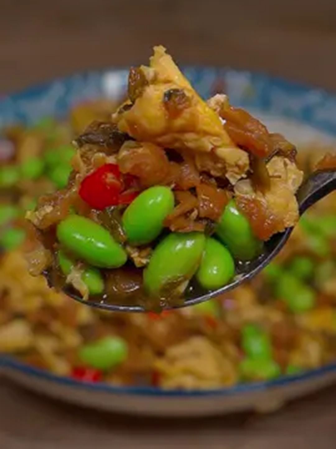 毛豆炒鸡蛋这样做,越吃越香,三碗米饭都不够吃!