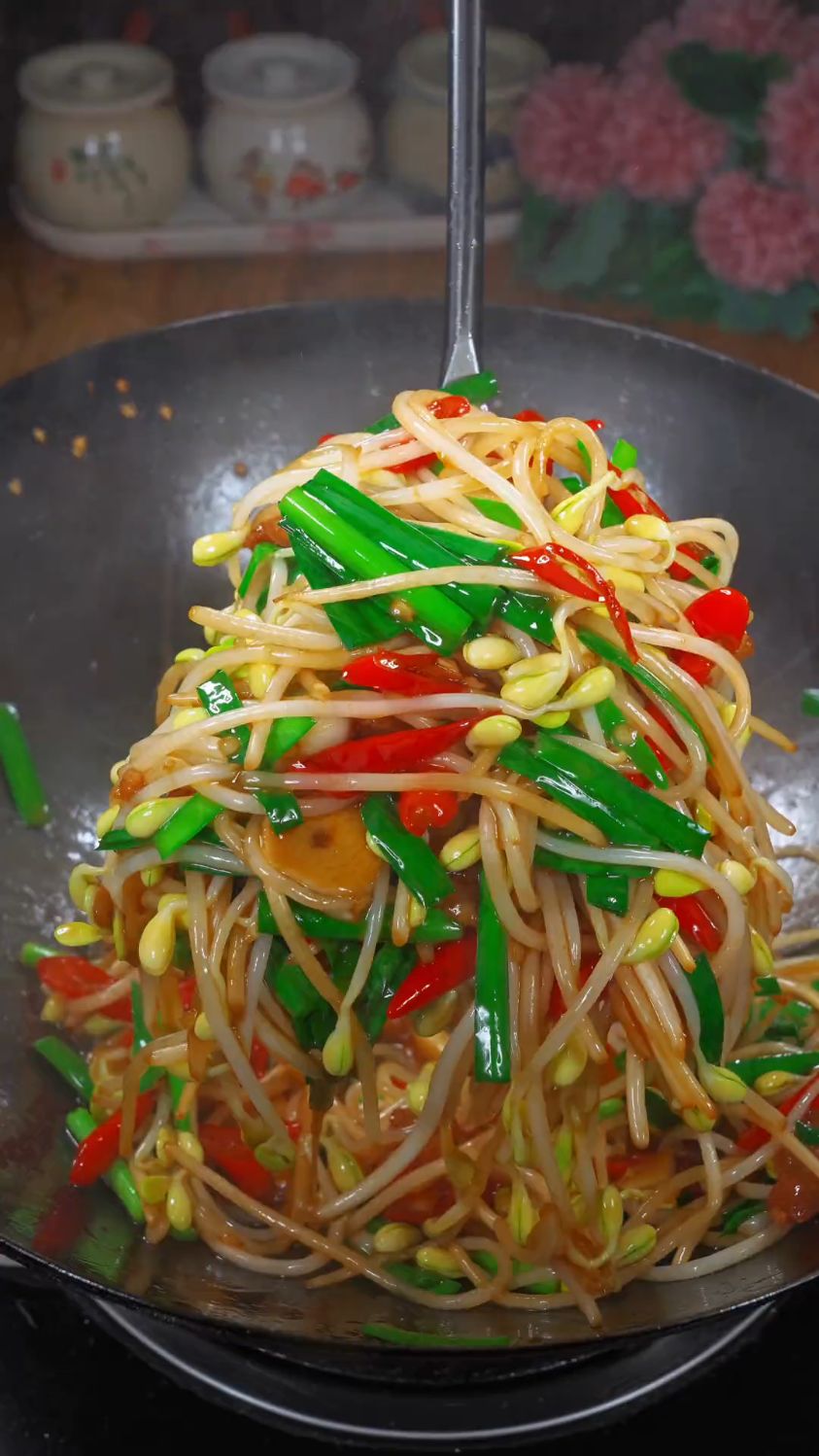 带肉的豆芽韭菜,看起来就有食欲