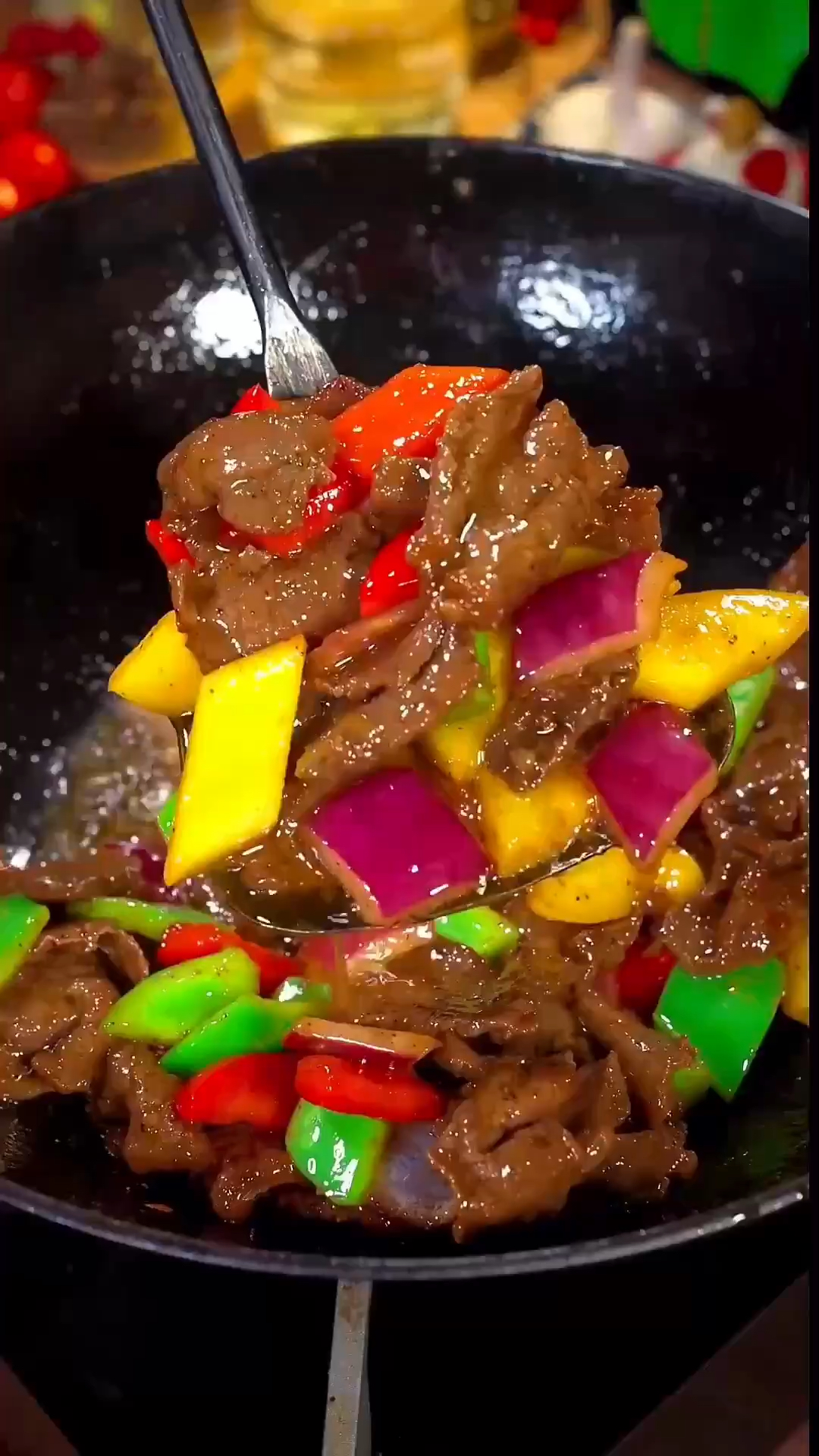 孩子想吃黑椒牛肉片,你就像我这样做,鲜香滑嫩,比西餐厅的好吃