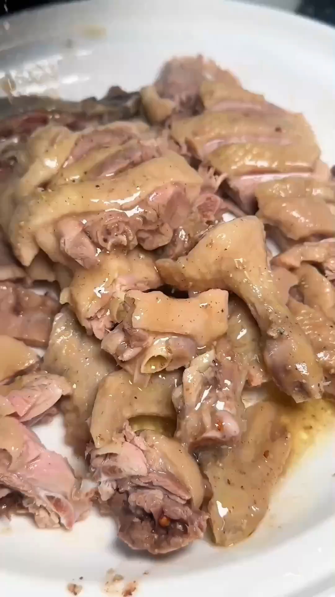 鸭子买回来别总是炒着吃了,我教你一道客家胡椒鸭,鲜嫩多汁