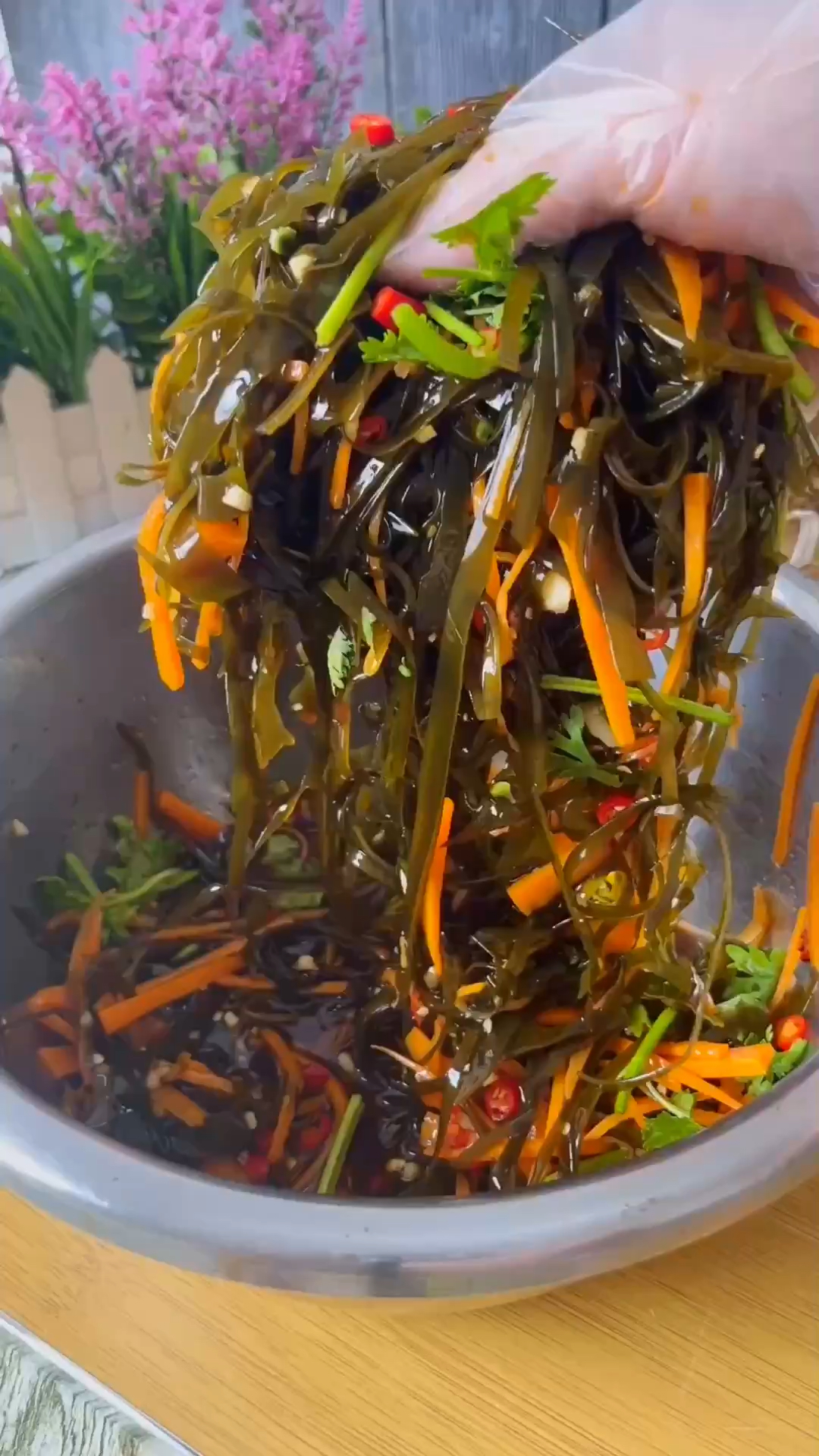 大鱼大肉吃腻了,那就试试这道凉拌海带丝,酸辣爽口又解腻