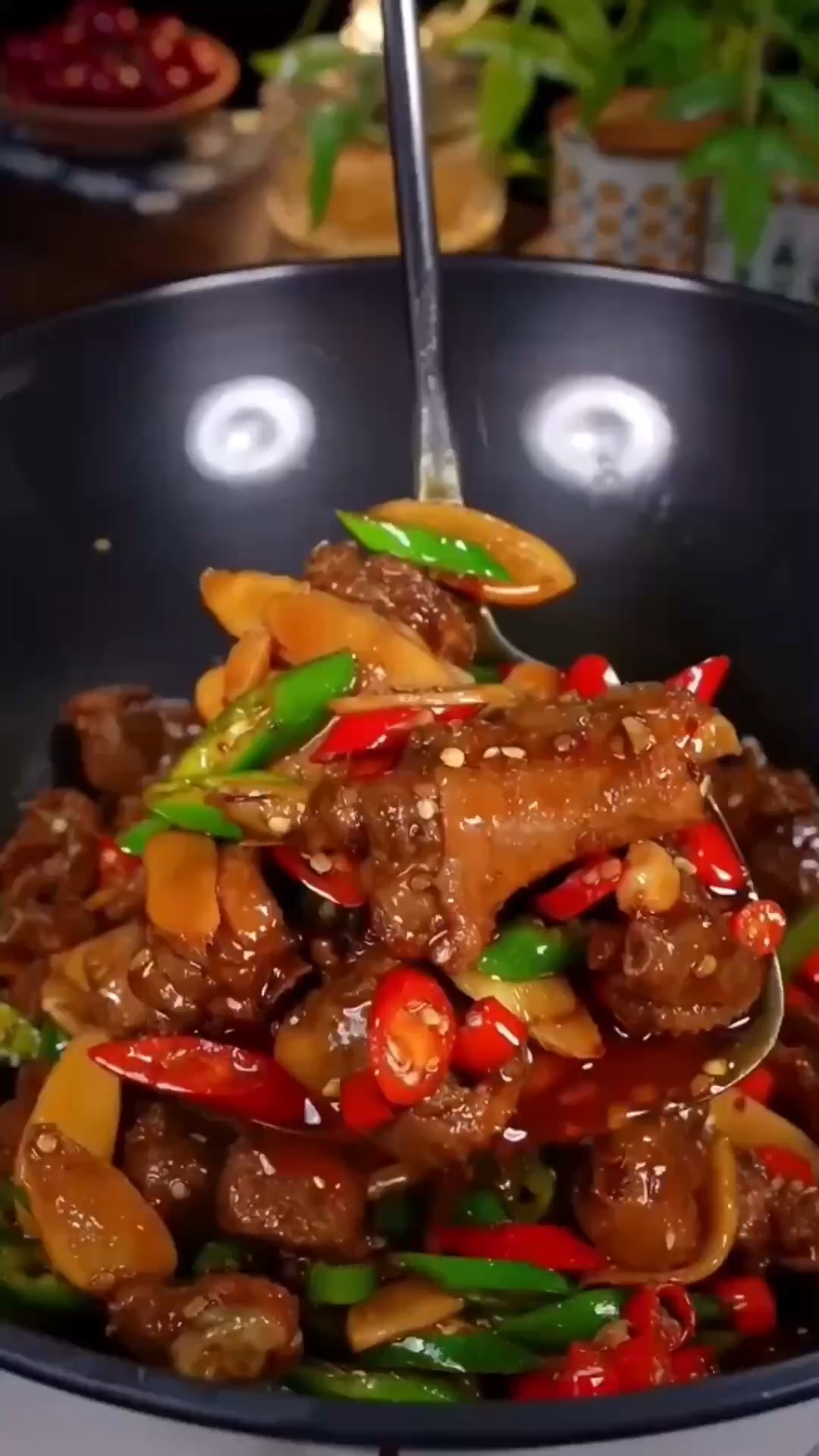 可惜你不是广西人,不懂我做的这个紫苏焖鸭有多好吃,香辣入味