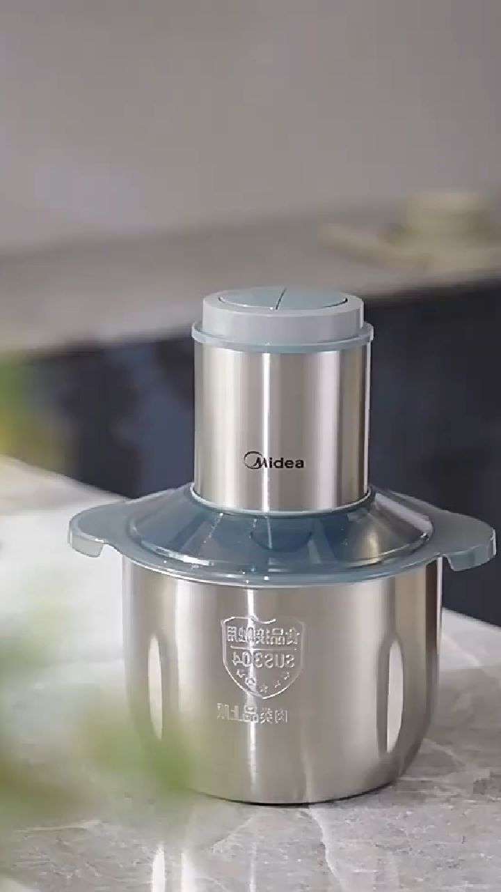 美的绞肉机,不仅外形时尚,还拥有3L大容量,秒速绞馅