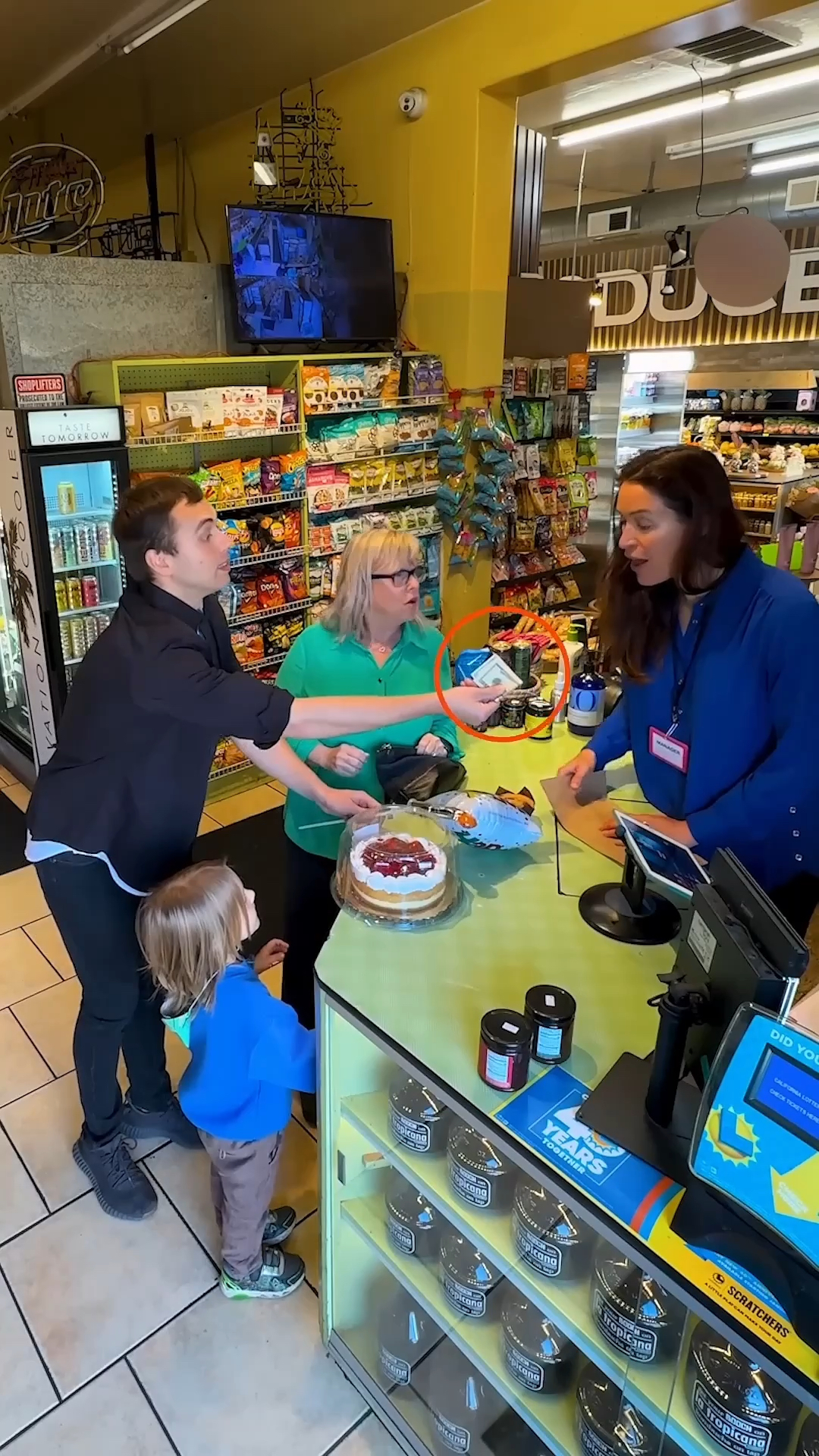 国外蛋糕店故事,店长的做法很暖心