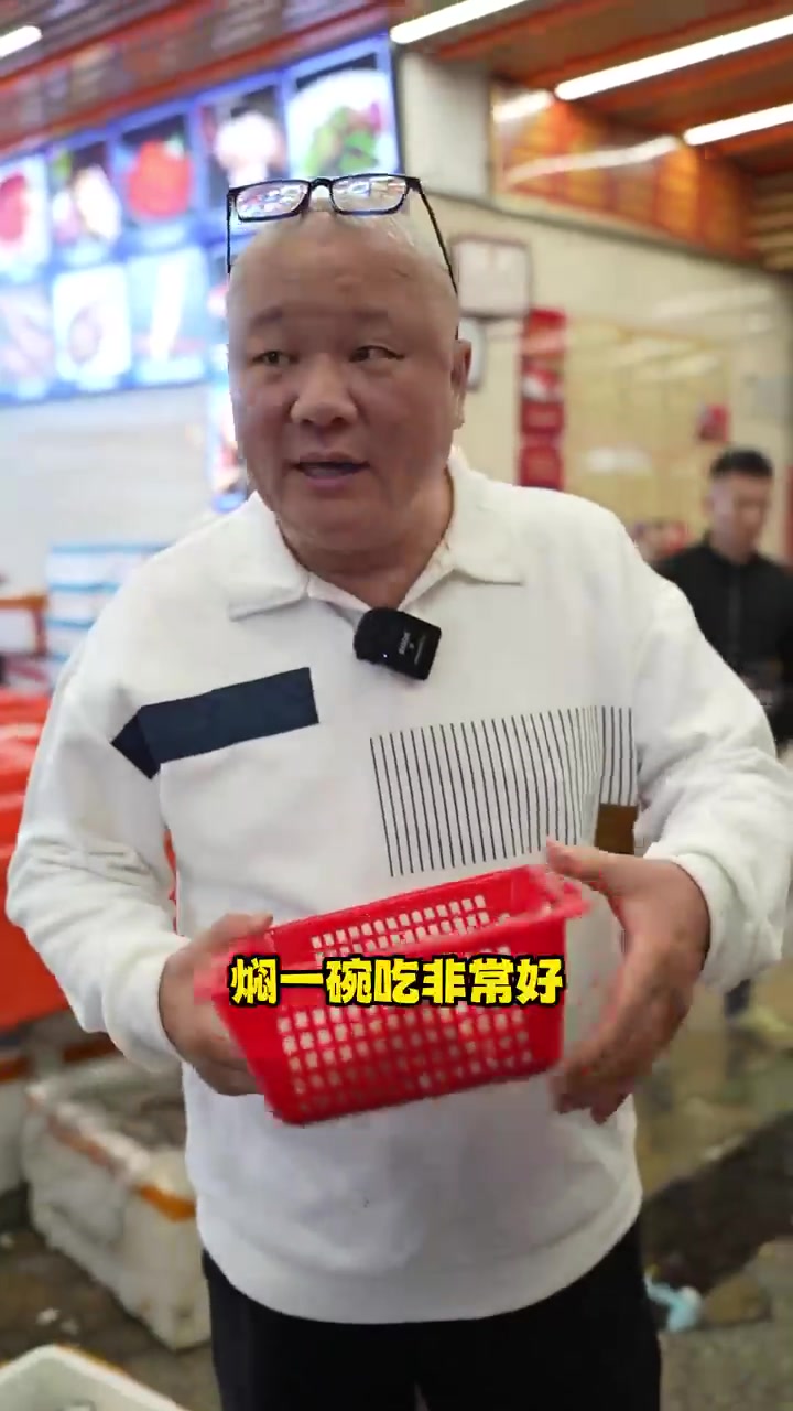 干焖鱿鱼，香焖入味，鱿鱼鲜弹，嚼劲满满！！！