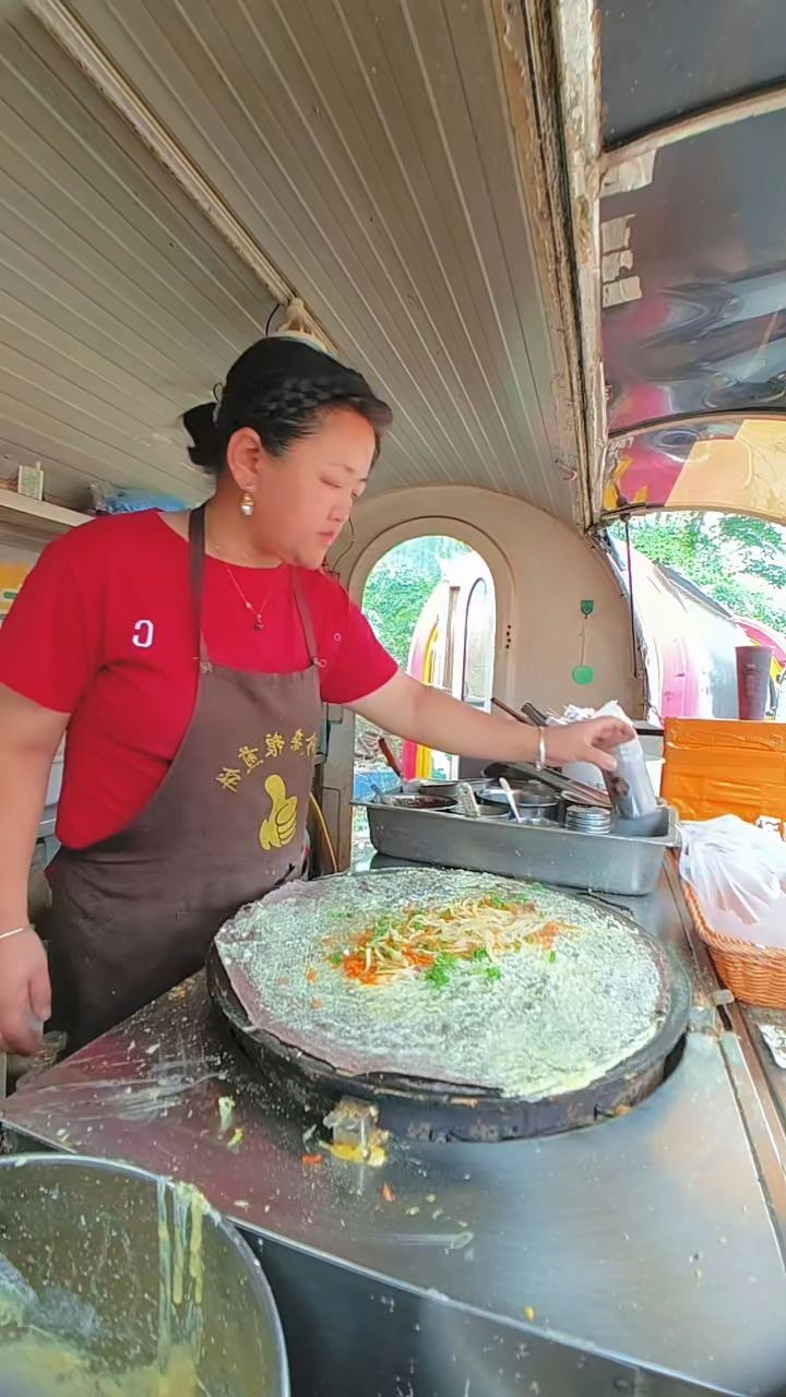 信不信任何人靠近你都不是来爱你的?#摆摊日常 #杂粮煎饼 #语录