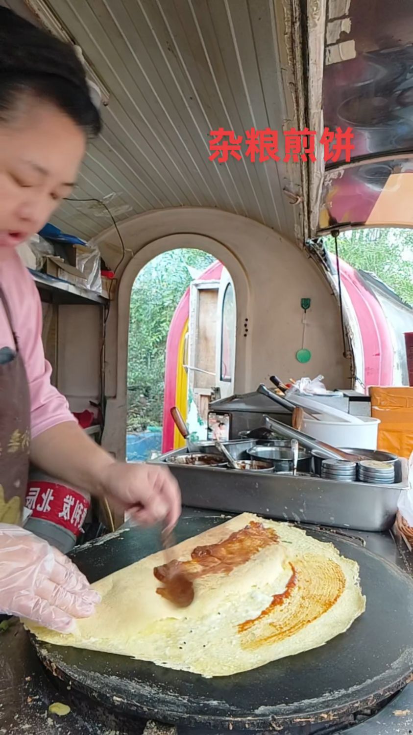 一夜之间这个城市就冷了。#杂粮煎饼 #摆摊日记 #摆摊日常 #情感共