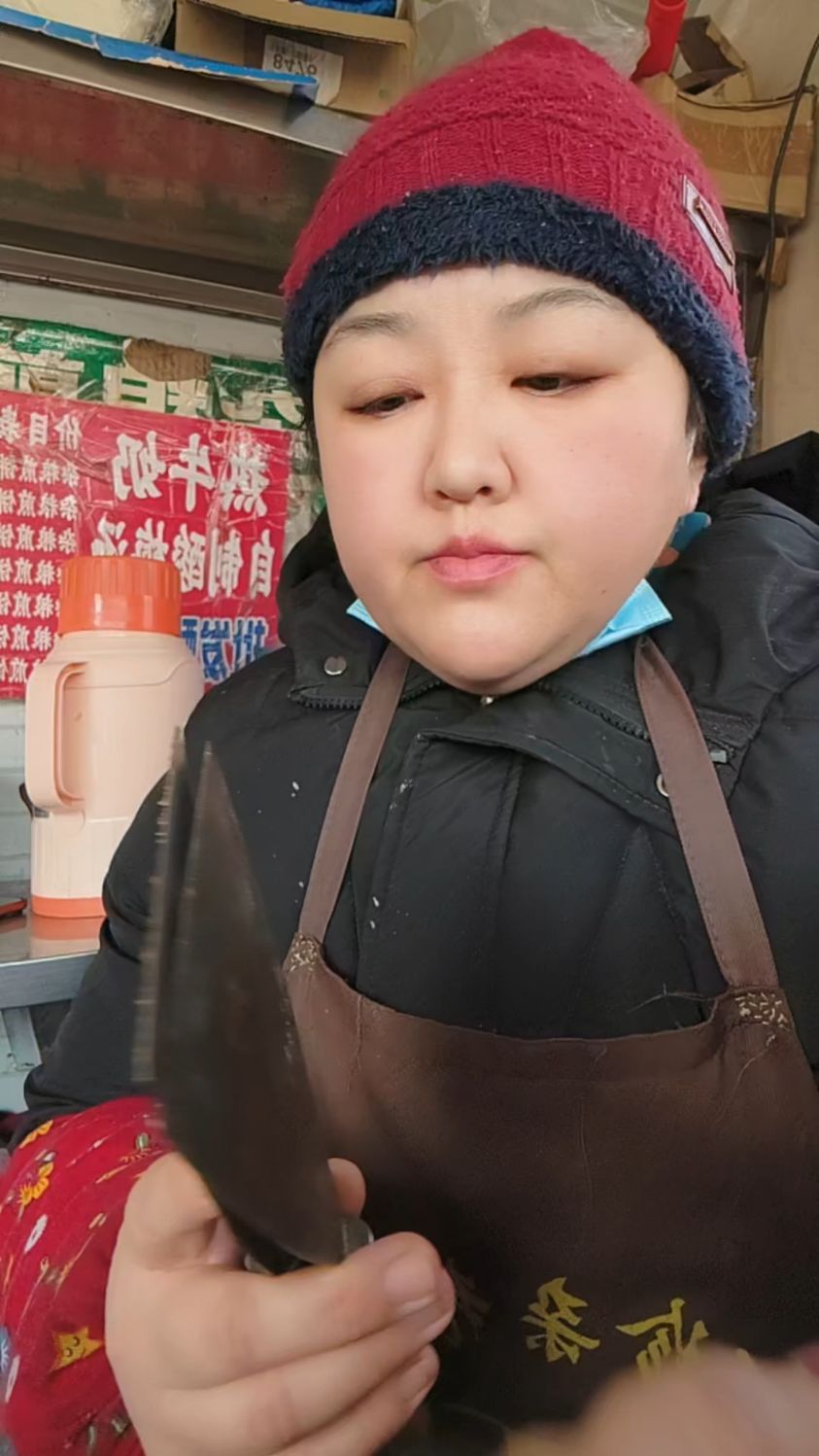 我招谁惹谁了,受伤的总是我。为了拍这个视频,把摊煎饼