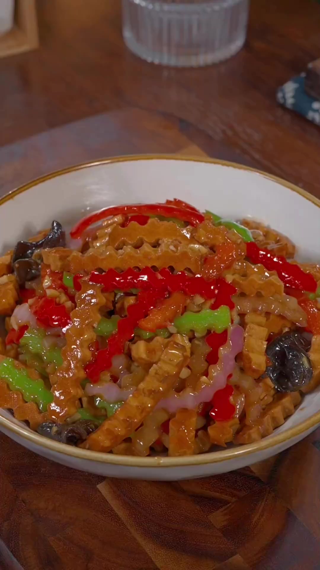年夜饭的第四十五道菜，素炒香干，好吃又好看