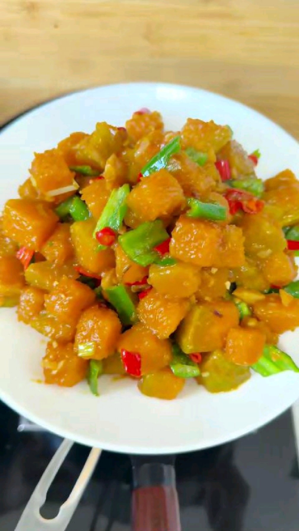 立秋后要多吃南瓜,试试这样做的清炒南瓜,香甜软糯,营养又好吃