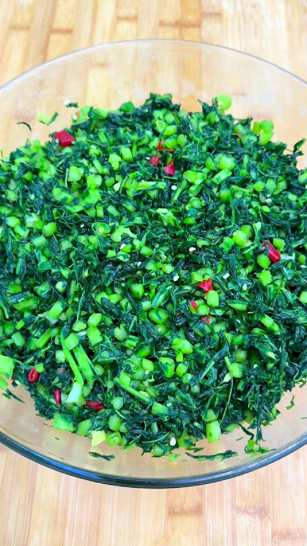 这样腌的腊菜,脆嫩爽口,简单好吃又下饭,存放半年也不会坏