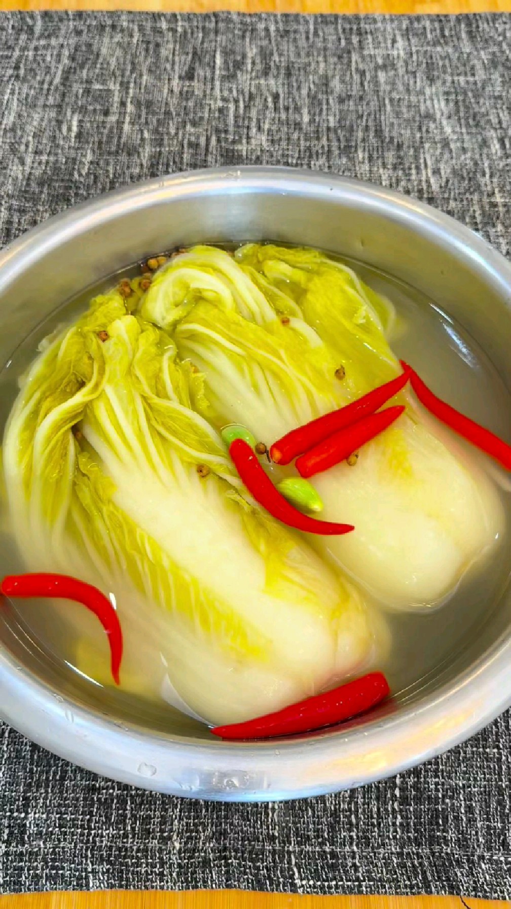 腌酸白菜,泡一晚就可以吃,酸脆爽口,开胃好吃又下饭,做法简单