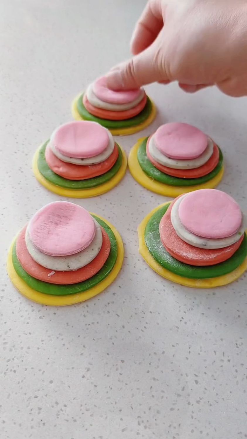 彩虹馒头这样做法太漂亮了