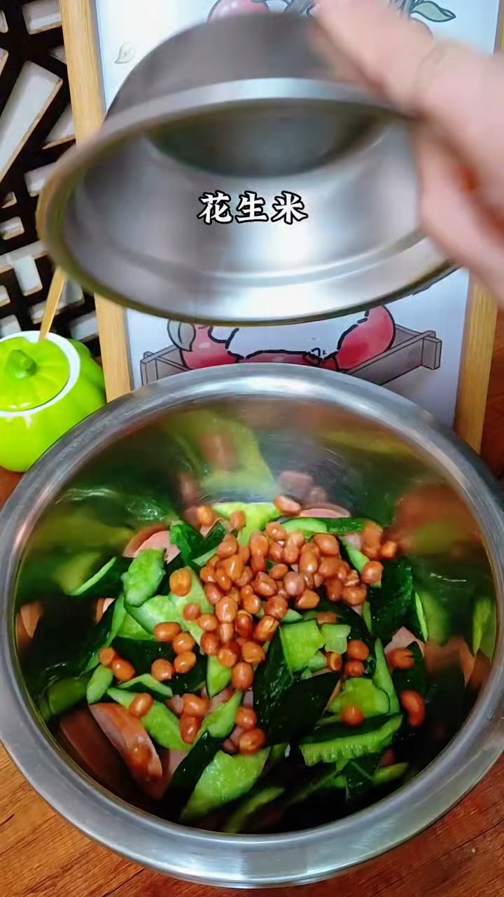 黄瓜拌香肠新做法