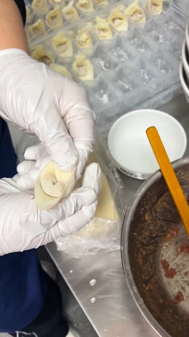 快速包馄饨的方法