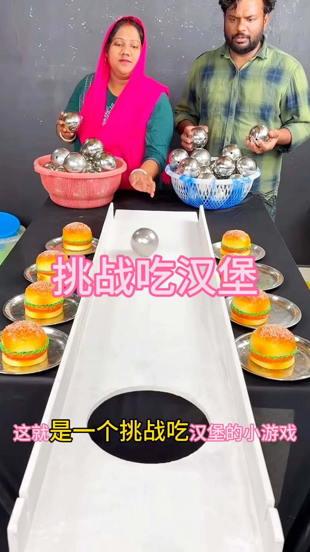 挑战吃汉堡,女子不甘示弱