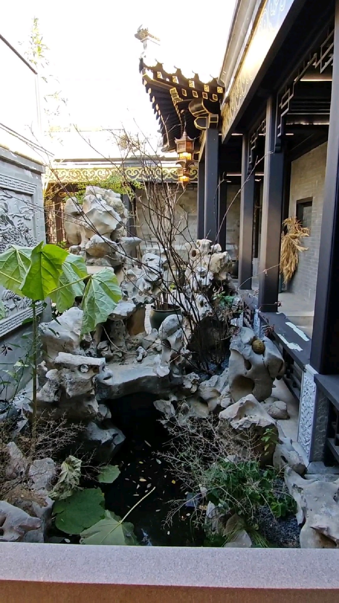 金融街徽派四合院350平临停车场
