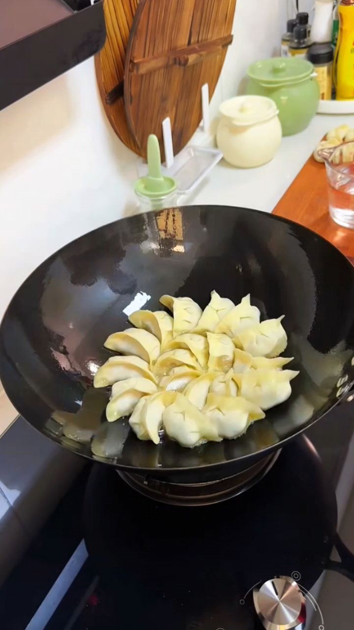 制作特色煎饺的方法