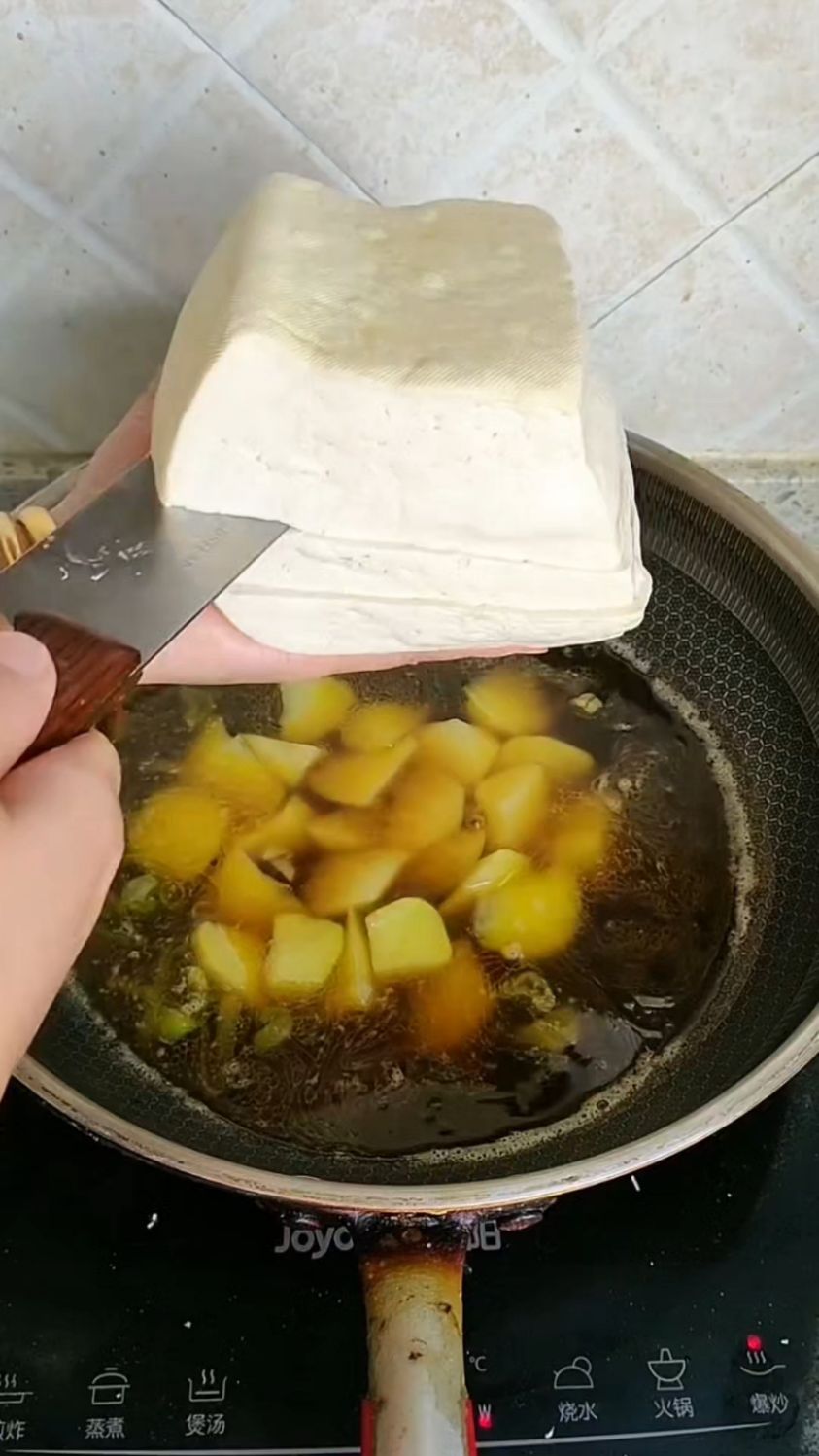制作土豆炖豆腐的方法