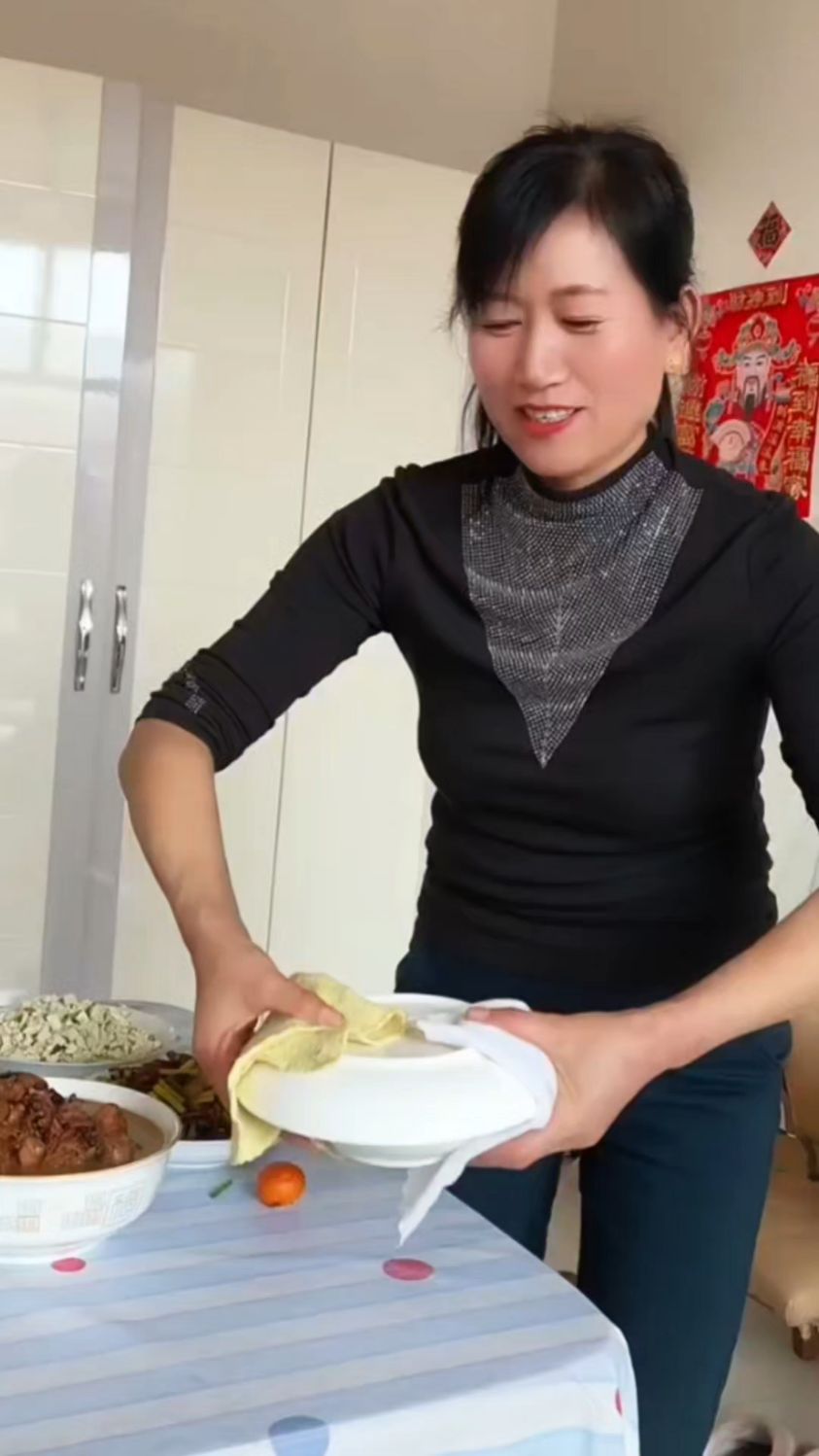 制作梅菜扣肉的方法