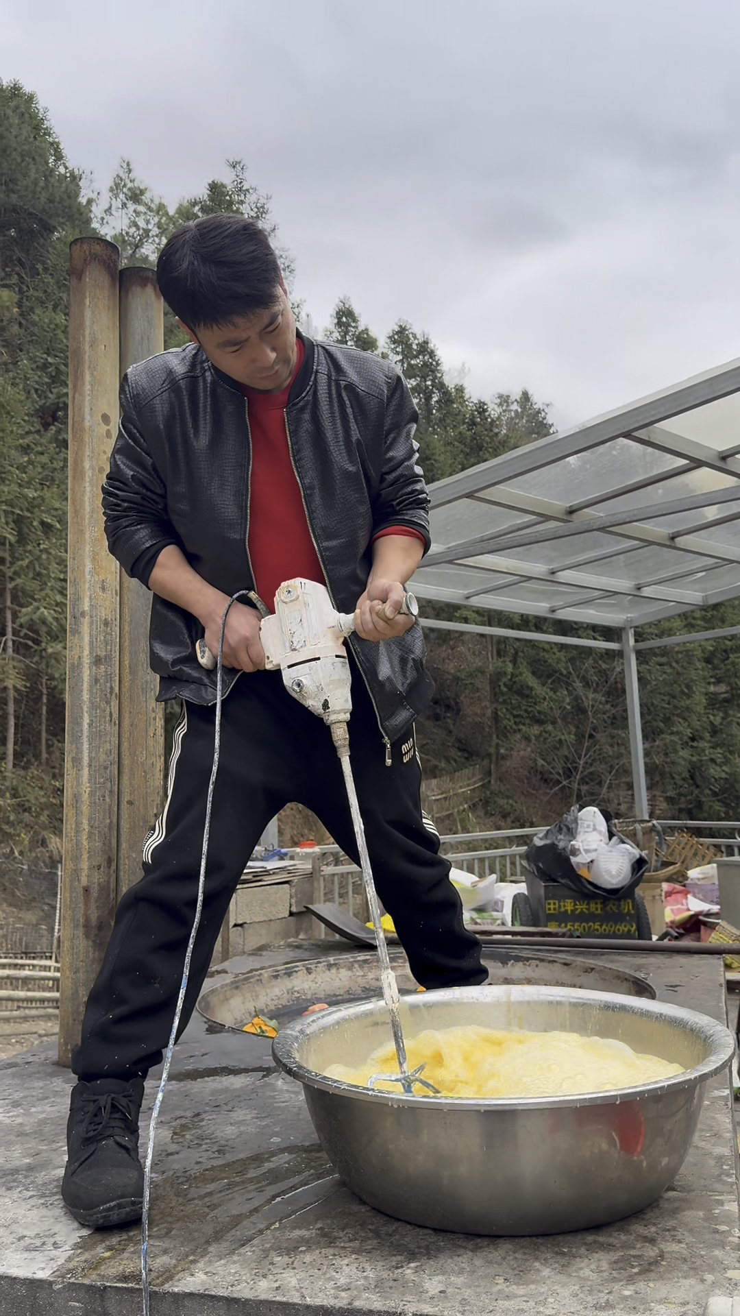 春天来了,该吃清清爽爽的水果捞了,加上鸡蛋羹,够巴适!