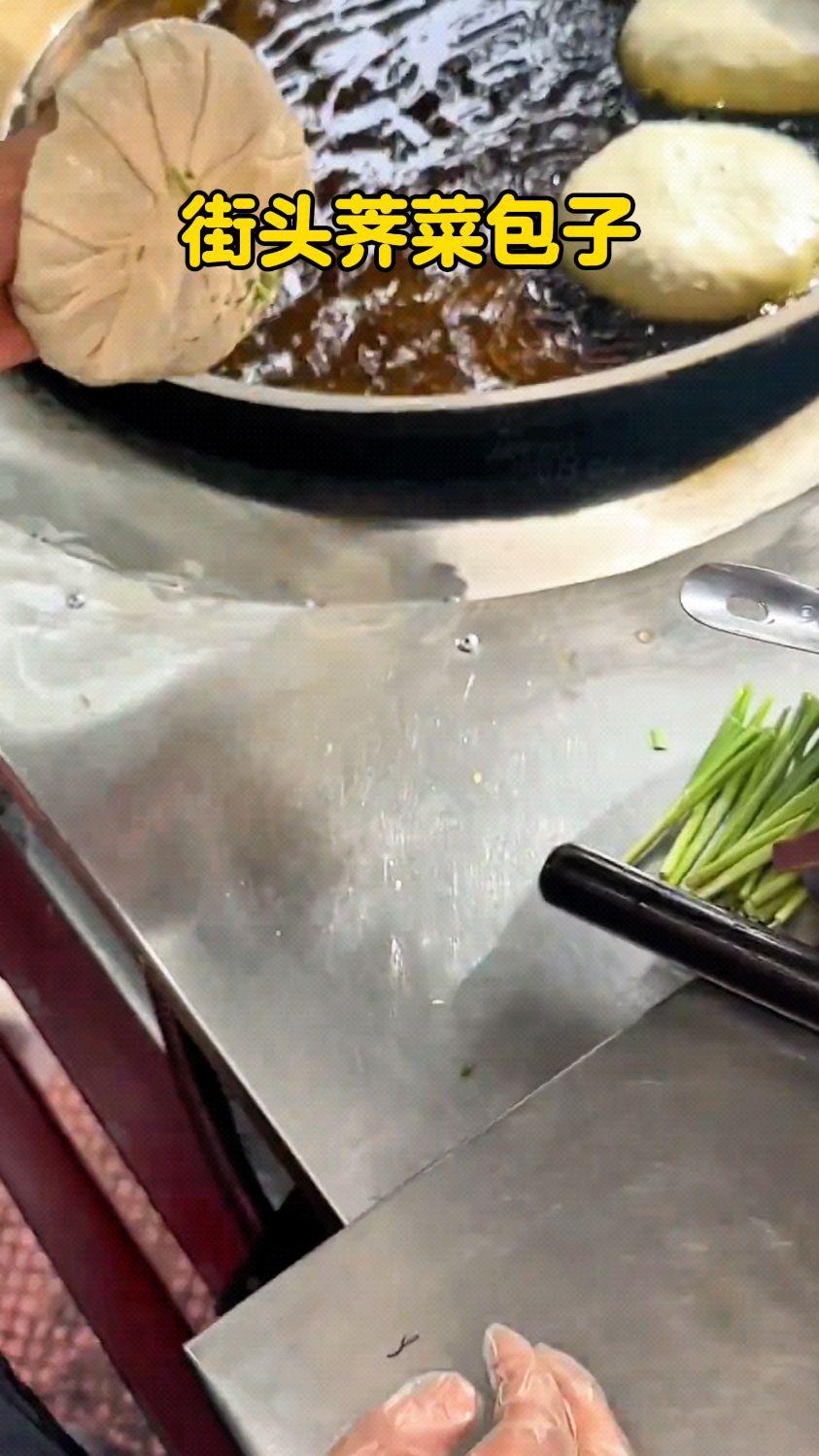 荠菜是从野外挖来的不用花钱 #老一辈做饭才叫香