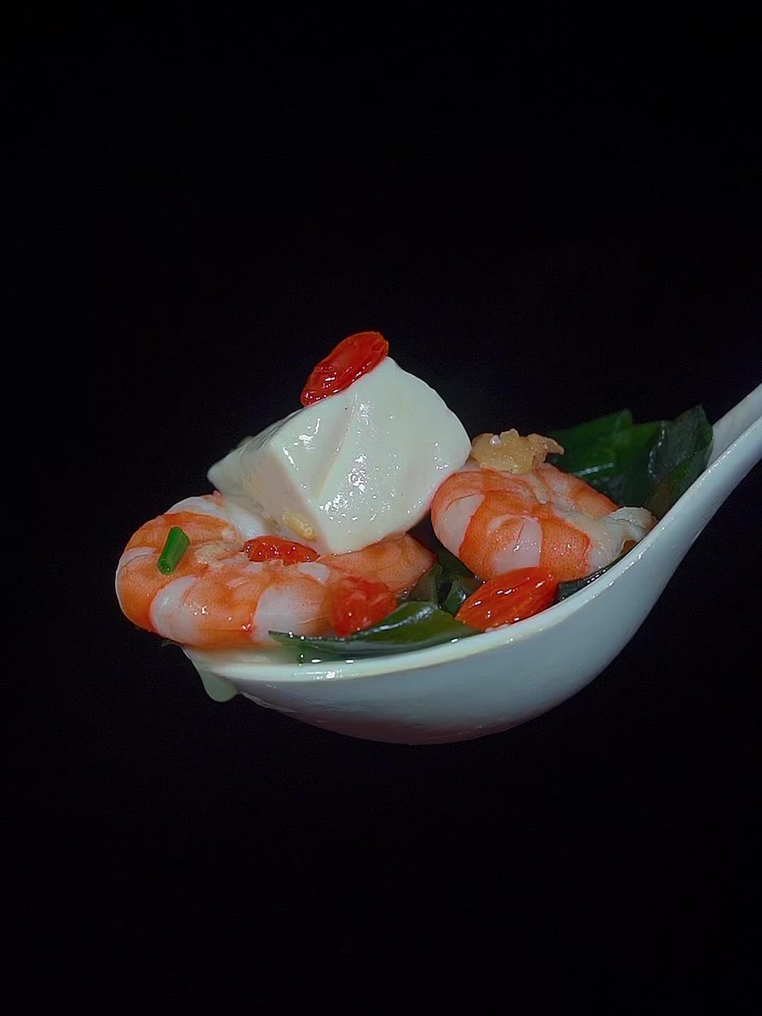 裙带菜虾仁豆腐汤做法,汤鲜味美营养丰富!!