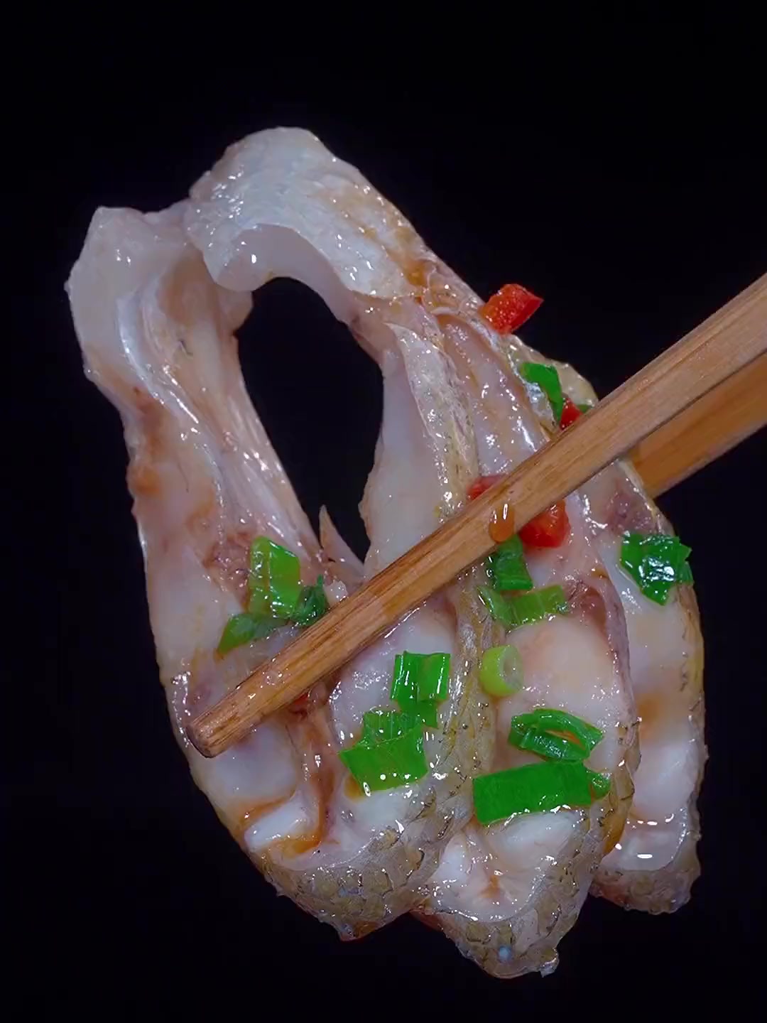 清蒸鱼做法，做法简单肉质鲜嫩超好吃！！