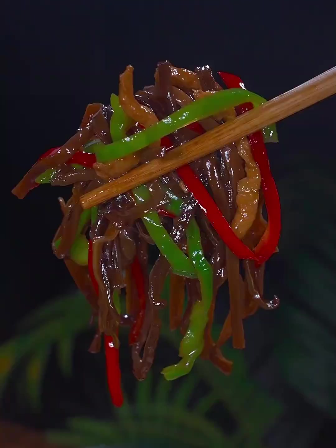 木耳炒肉丝做法，做法简单，真的太下饭了！