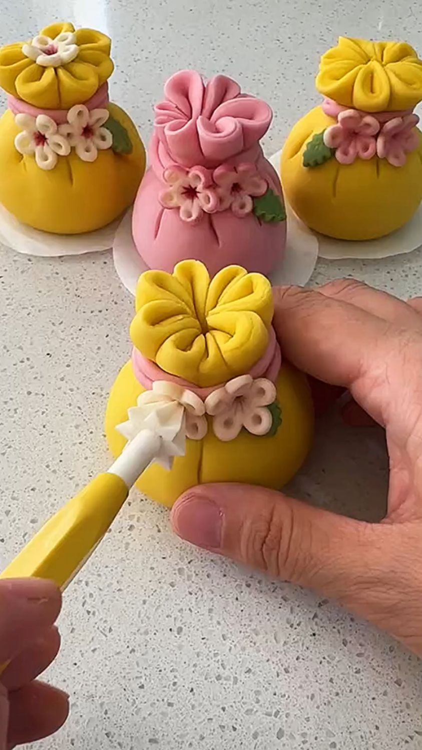 花样面食福袋制作过程