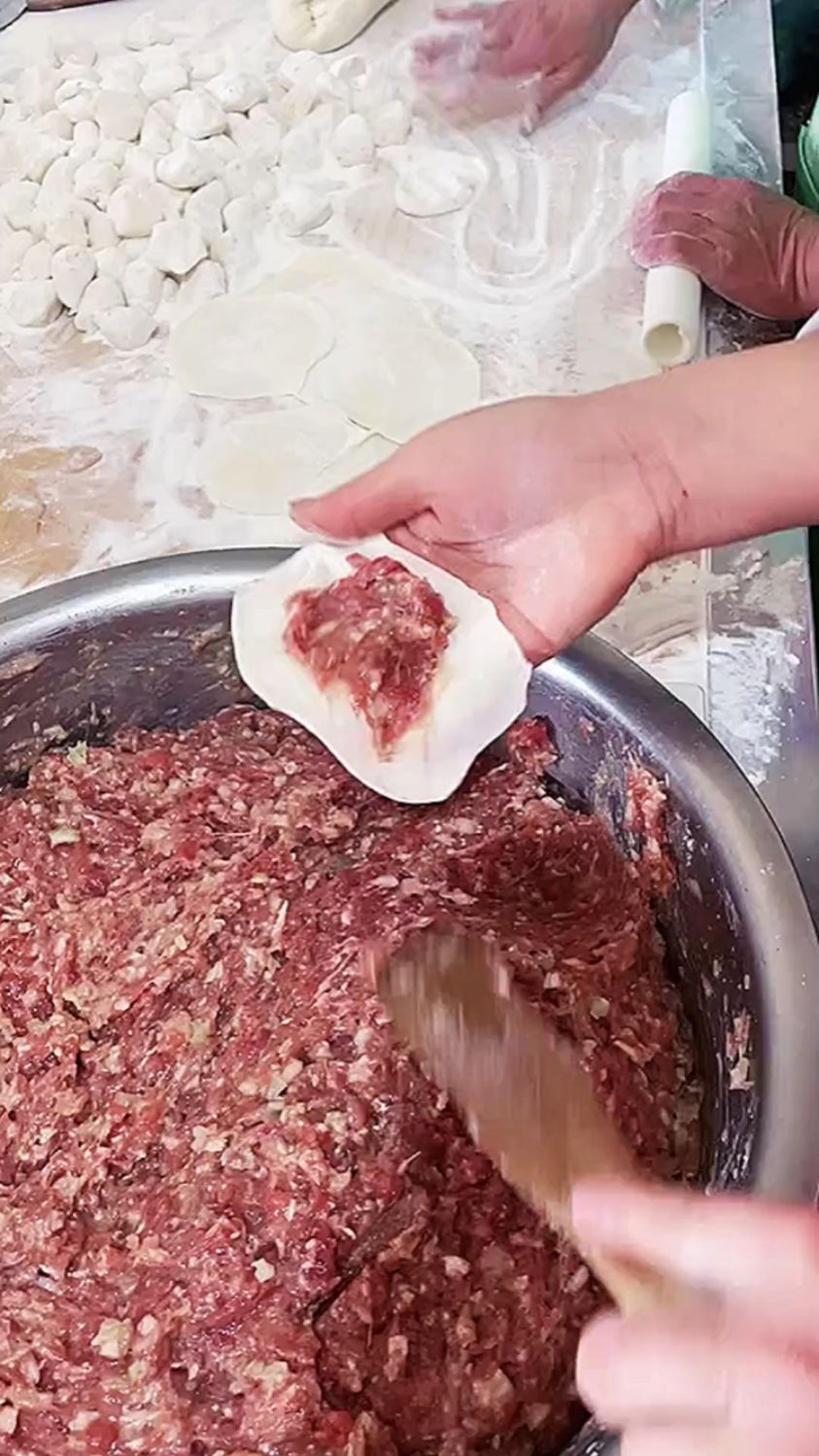 制作好吃美味包子的包法