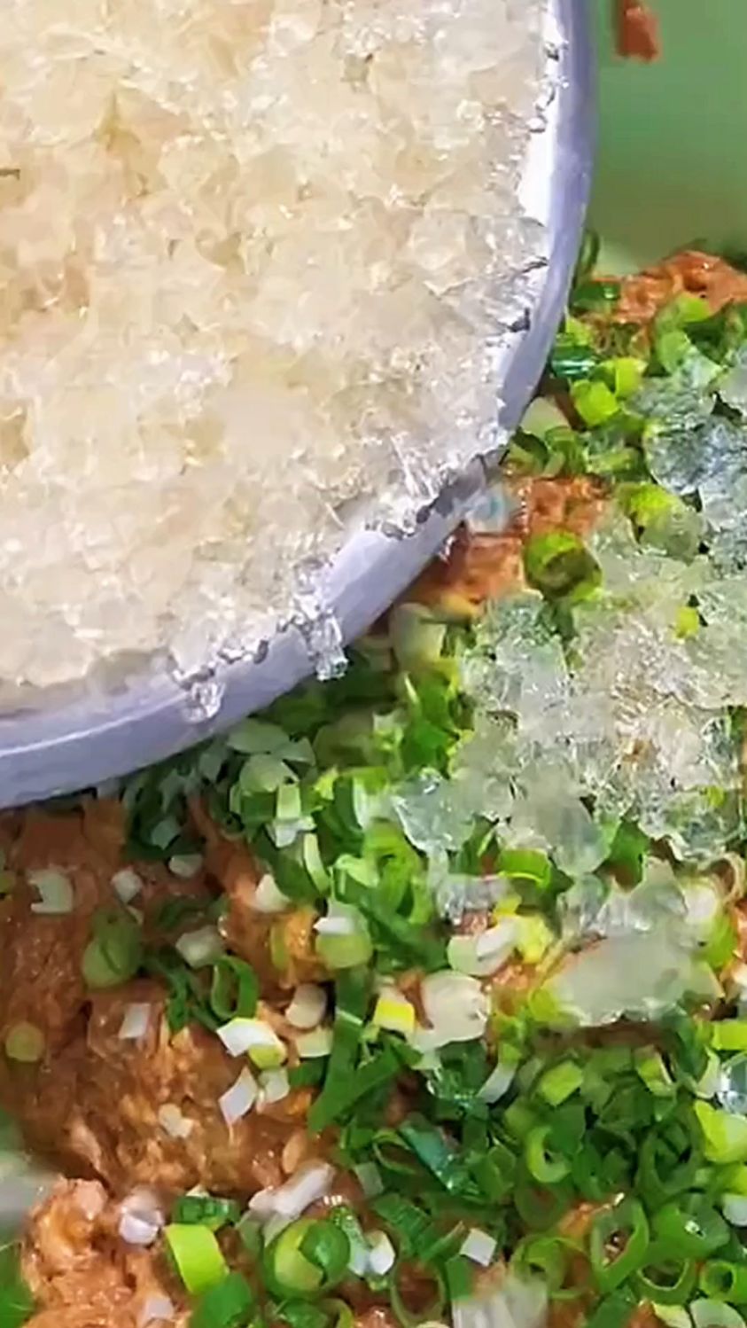 制作灌汤包咬一口算全是汤的做法