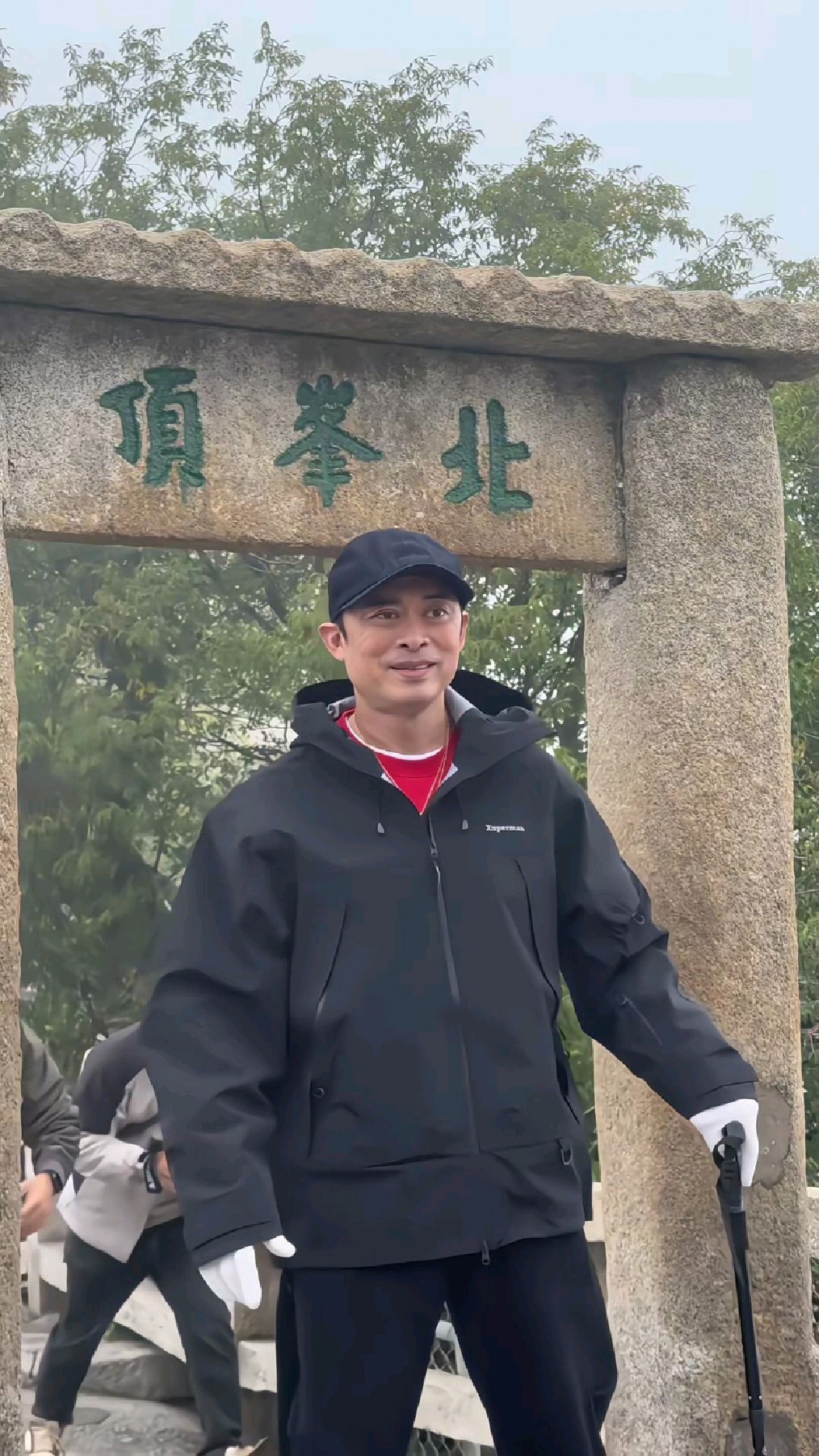 神秘访客华山北峰偶遇天龙八部扮演者虚竹#樊少皇 力王论剑