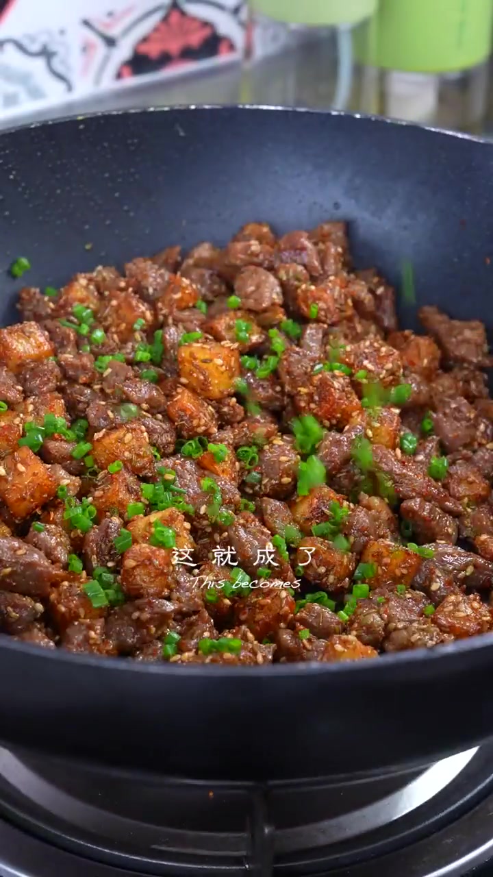 一口沦陷的自然牛肉土豆拌饭，做法又简单，谁吃谁懂！！