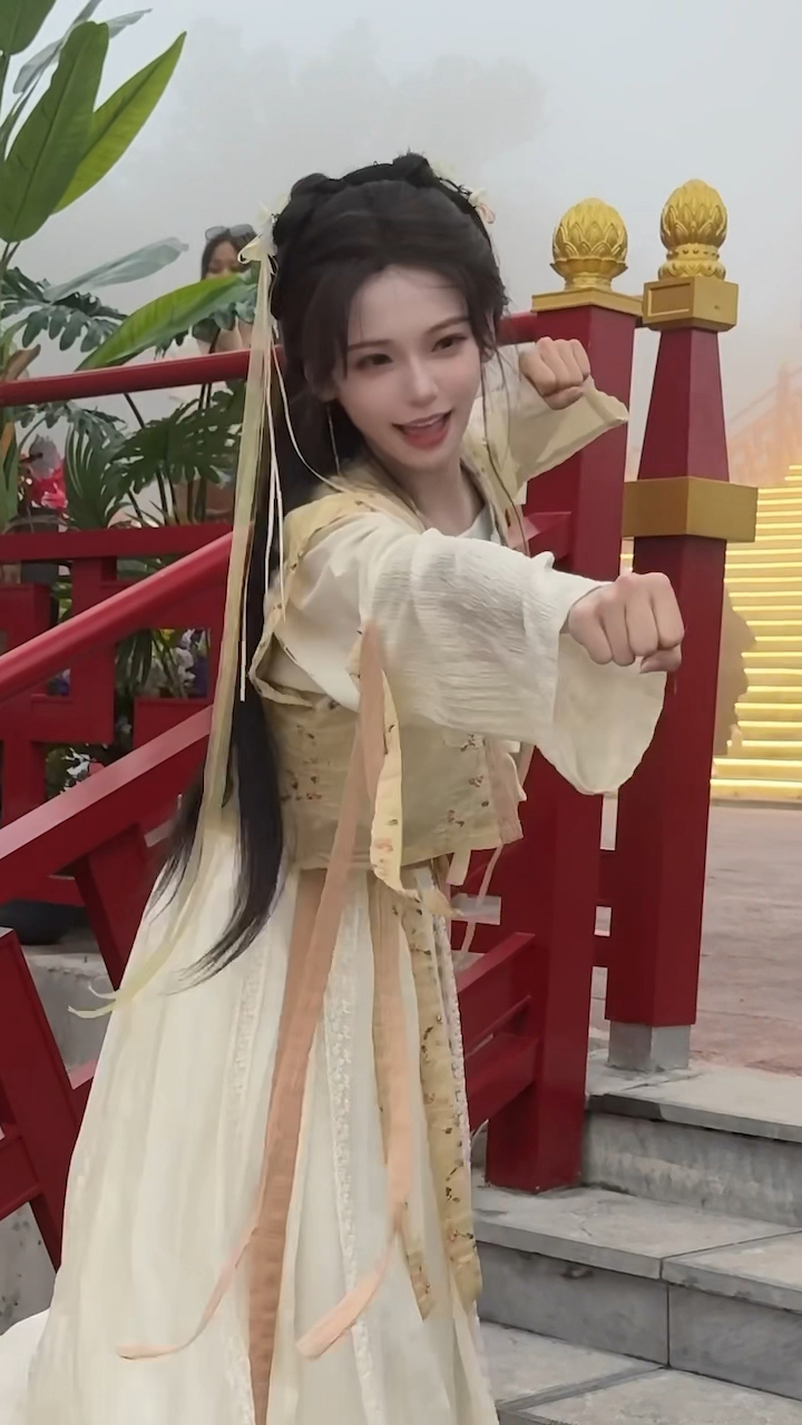 超级灵动可爱的@我不是龙虾