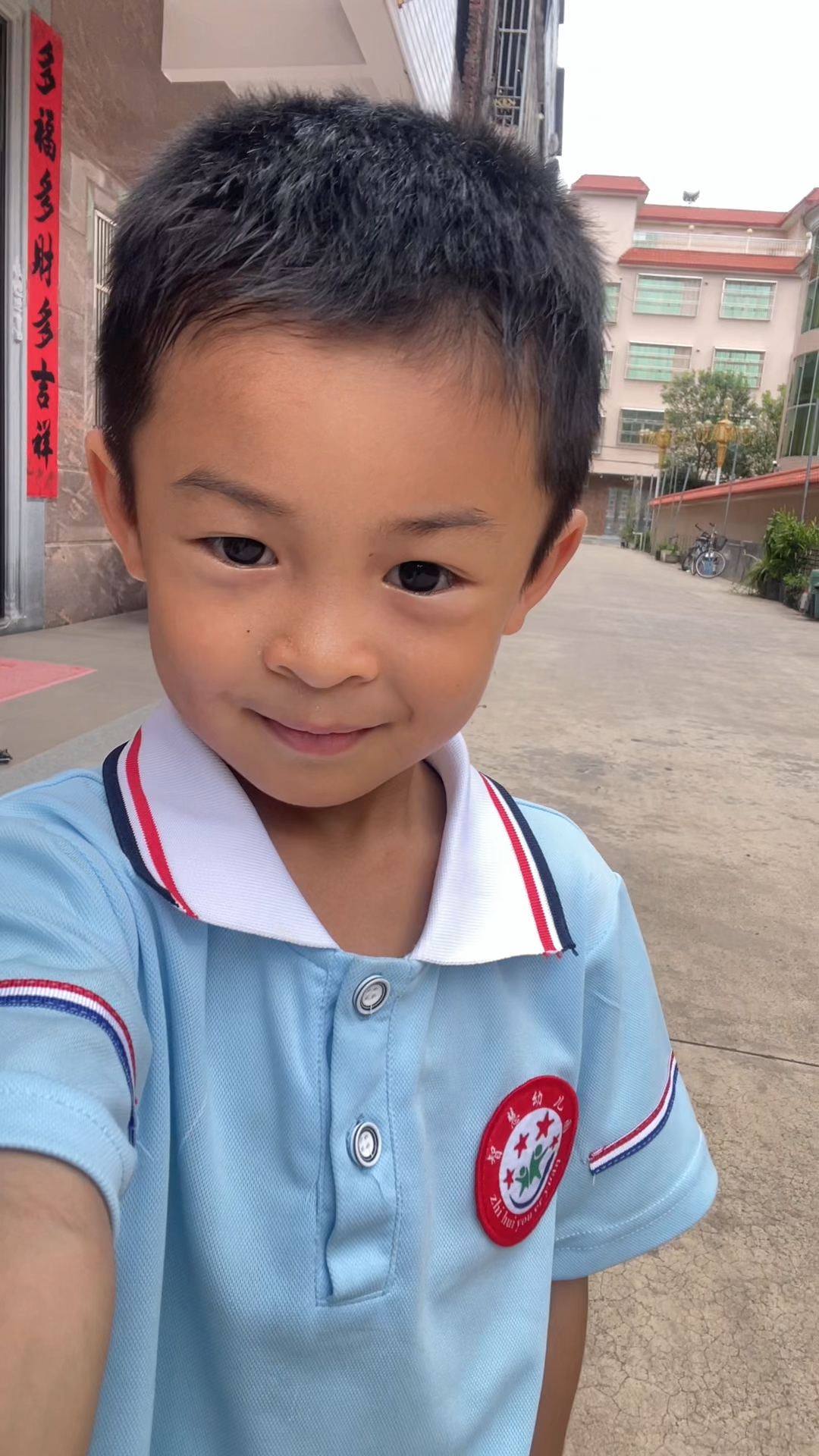 我妈给了我11块让我买个小蛋糕给她！