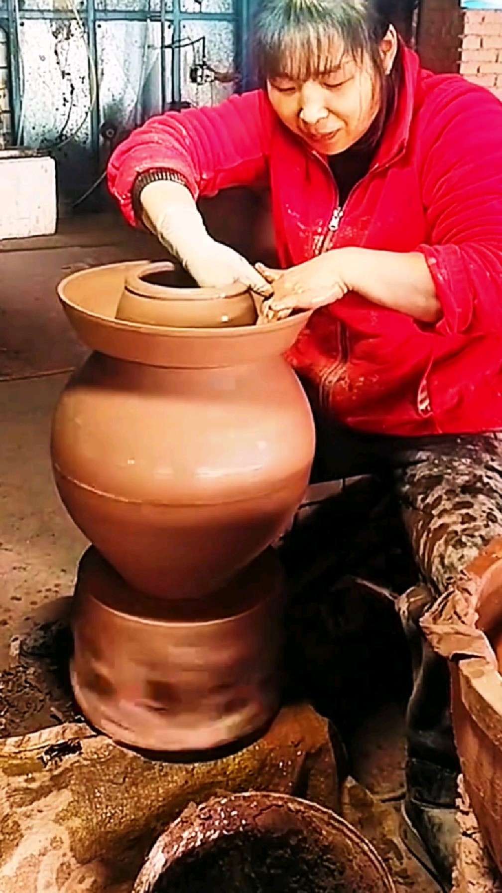 原来泡菜坛子是这样制作出来的