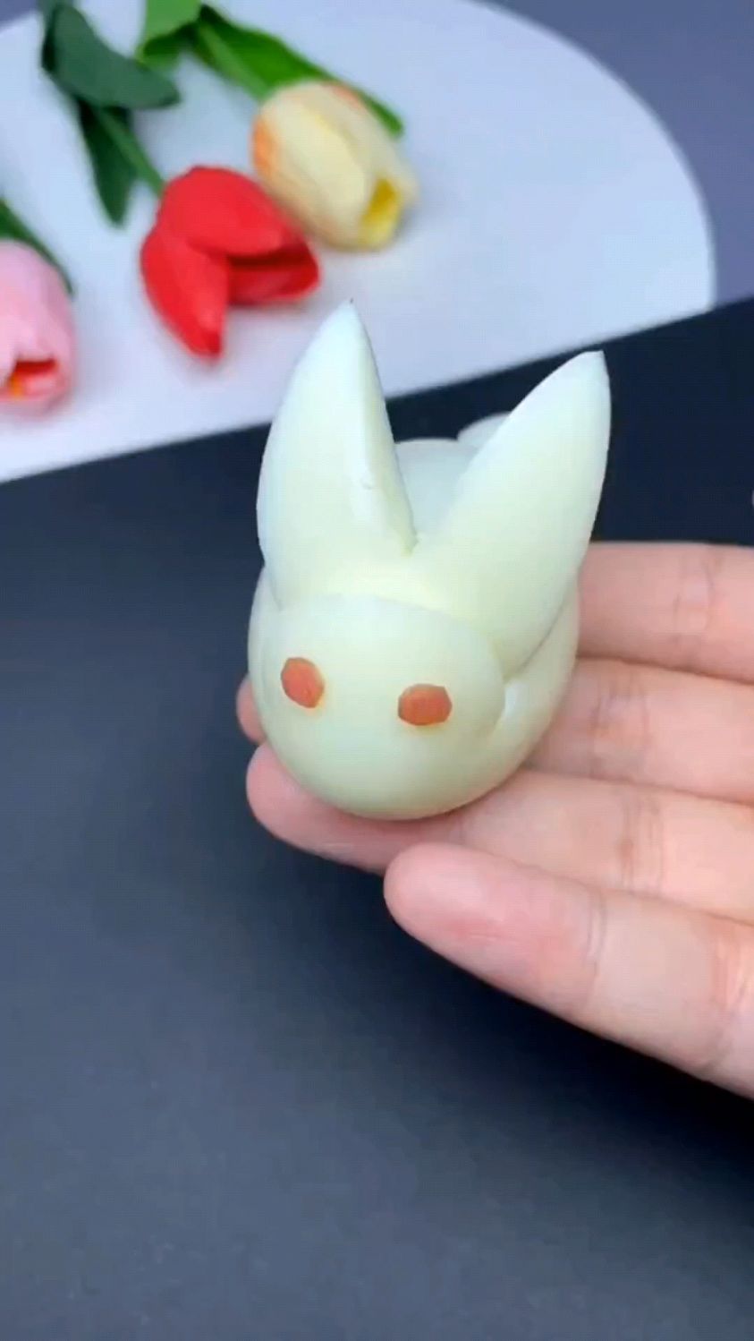 鸡蛋做可爱的小白兔