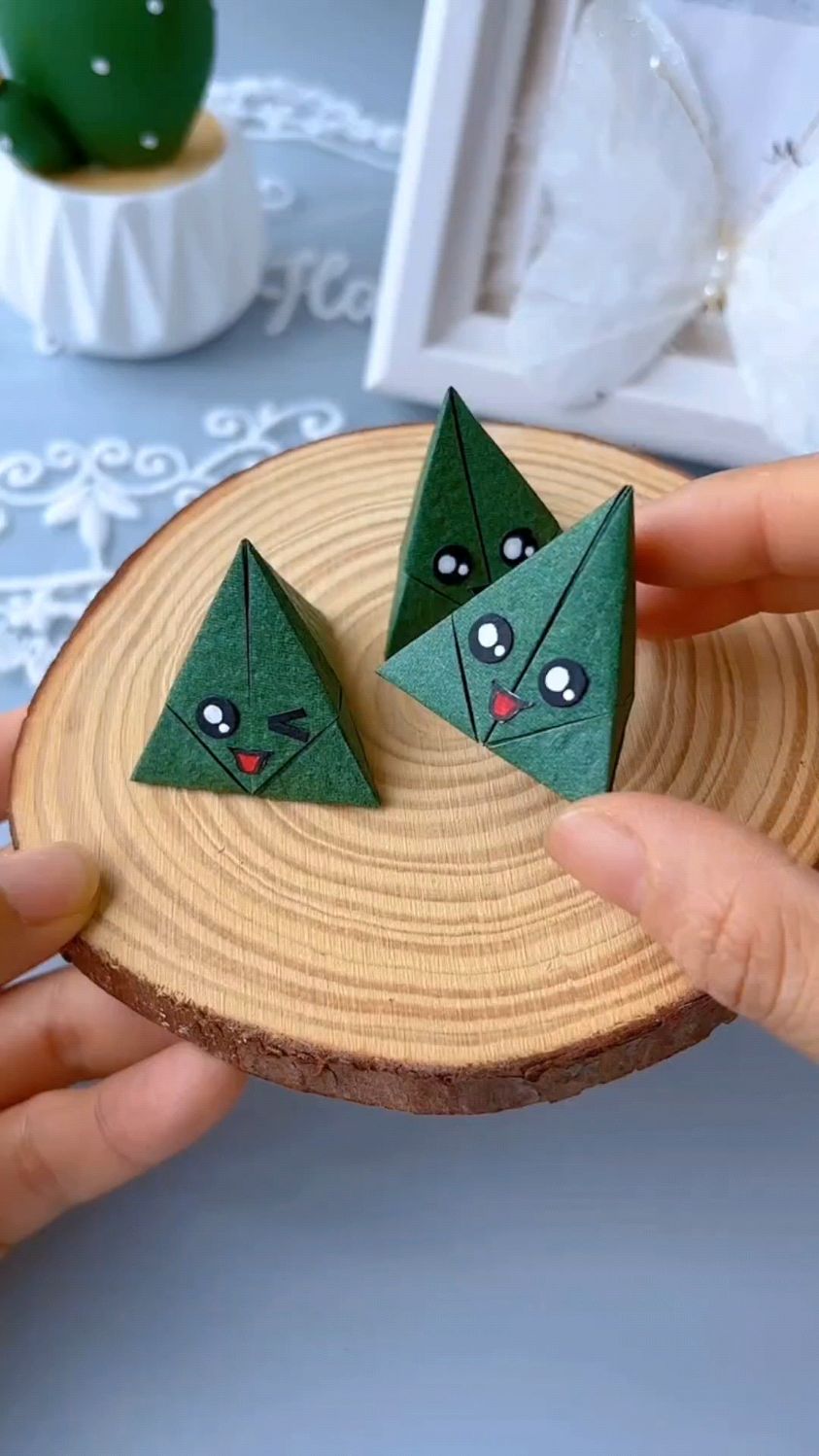 用纸教你折可爱的小粽子