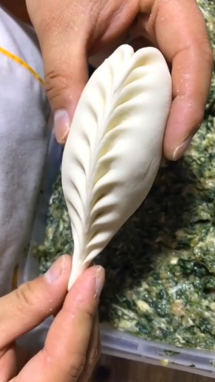 柳叶饺子的包法 太简单了