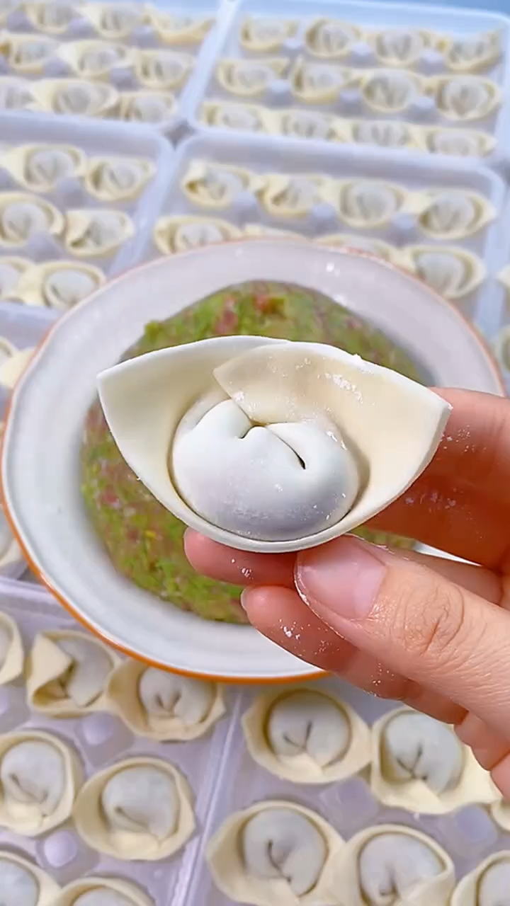 包馄饨的专业手法