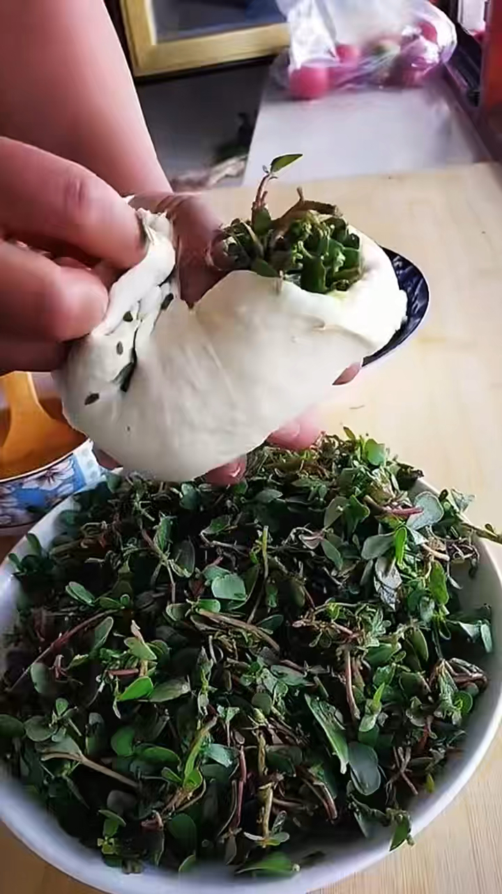 用野菜制作的菜团子